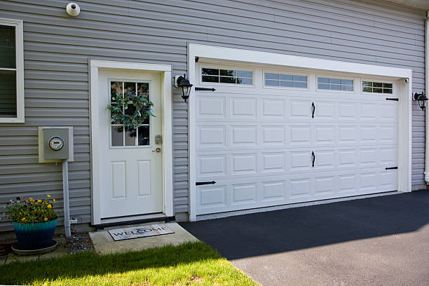 24/7 Emergency Garage Door Roller Replacement experts in Lennox, SD